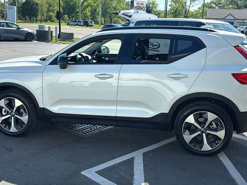 Certified 2026 Volvo XC40 B5 Plus AWD/4WD image 3