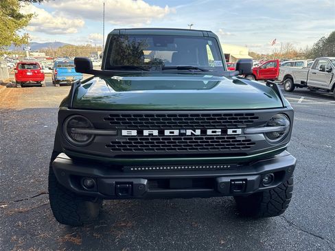 Used 2023 Ford Bronco Badlands image 2