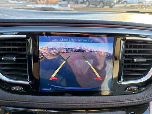 Used 2017 Chrysler Pacifica Limited w/ UConnect Theater Package image 17