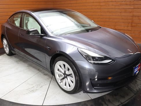 Used 2022 Tesla Model 3 image 15