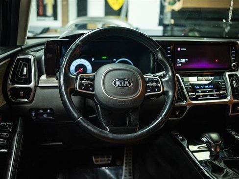 Used 2021 Kia Sorento SX Prestige AWD/4WD image 16