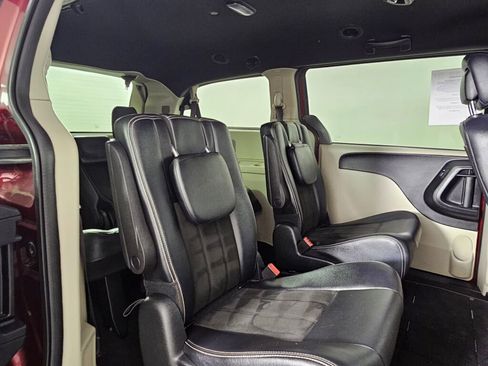 Used 2019 Dodge Grand Caravan SXT image 36