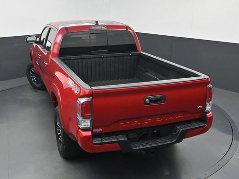 Used 2022 Toyota Tacoma TRD Sport w/ Technology Package AWD/4WD image 33