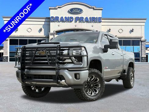 Used 2024 Chevrolet Silverado 2500 High Country w/ High Country Premium Package AWD/4WD image 1
