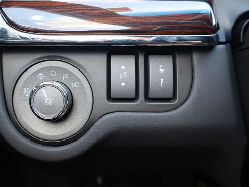 Used 2012 Lincoln MKS AWD image 17
