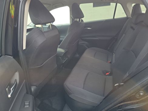 Used 2024 Toyota Venza LE image 11