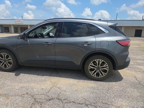 Used 2022 Ford Escape SEL w/ Technology Package FWD image 5