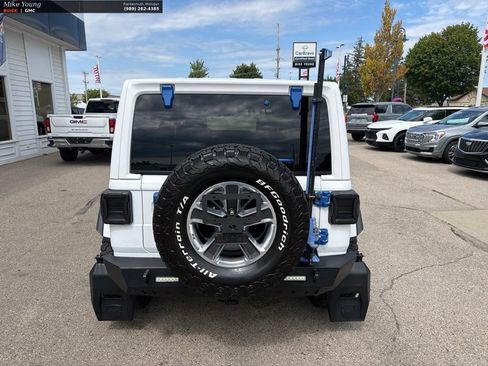 Used 2022 Jeep Wrangler Unlimited Sahara w/ Cold Weather Group AWD/4WD image 6
