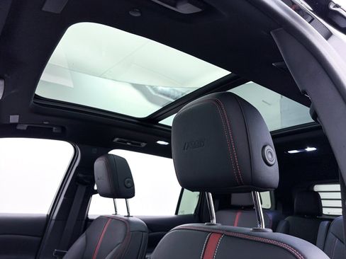 Used 2024 Chevrolet Traverse RS w/ LPO, Floor Liner Package image 5