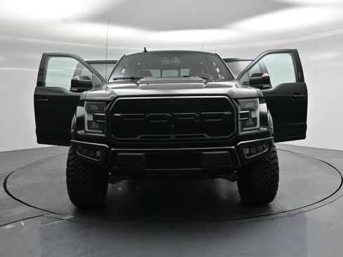 Used 2019 Ford F150 Raptor w/ Equipment Group 802A Luxury AWD/4WD image 32