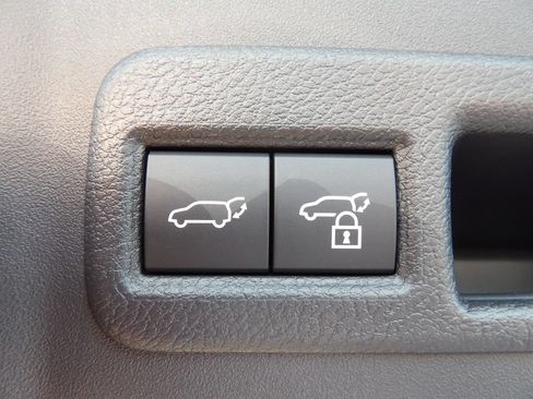 New 2026 Subaru Solterra AWD/4WD image 25