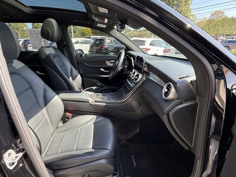 Used 2022 Mercedes-Benz GLC 300 4MATIC image 28