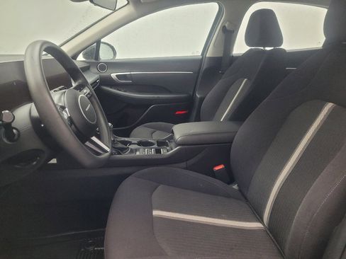Used 2025 Hyundai Sonata SE FWD image 17