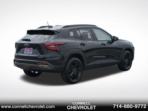 New 2026 Chevrolet Trax ACTIV w/ Sunroof Package FWD image 5