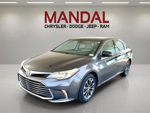 Used 2017 Toyota Avalon XLE Premium image 1