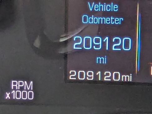 Used 2017 Cadillac XT5 Luxury w/ Driver Awareness Package image 19