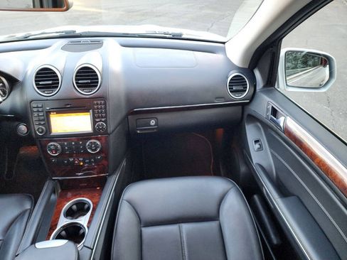 Used 2010 Mercedes-Benz GL 450 4MATIC image 36