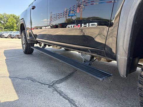 Used 2024 GMC Sierra 2500 AT4 w/ AT4 Premium Plus Package AWD/4WD image 4
