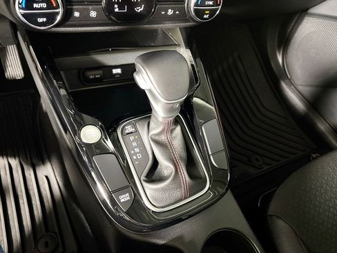 Certified 2025 Kia Soul GT-Line image 18