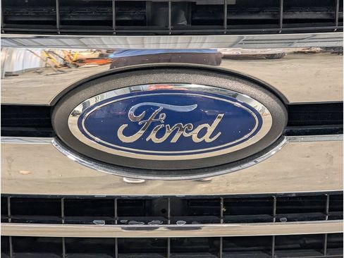 Used 2019 Ford F150 XLT w/ Trailer Tow Package AWD/4WD image 4