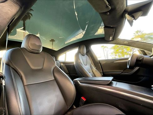 Used 2022 Tesla Model S Plaid image 21