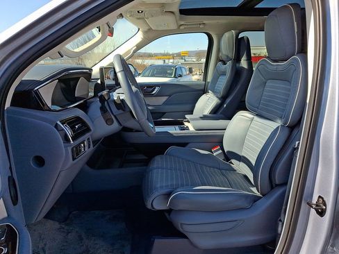 Certified 2024 Lincoln Navigator Black Label image 14