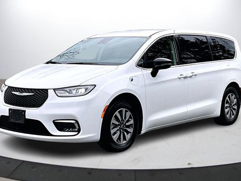 Certified 2024 Chrysler Pacifica Select image 4