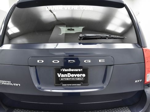 Used 2015 Dodge Grand Caravan SXT image 8