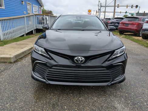 Used 2021 Toyota Camry LE FWD image 9