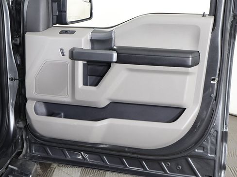 Used 2017 Ford F150 XLT w/ Equipment Group 302A Luxury image 22