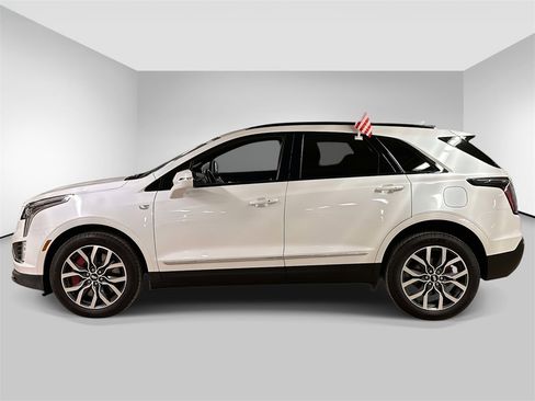 Used 2023 Cadillac XT5 Sportv image 2