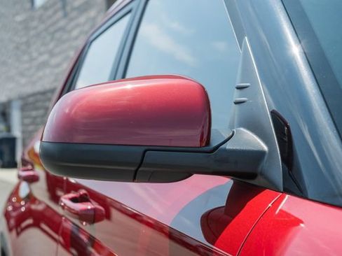 Used 2024 Hyundai Venue SEL FWD image 14