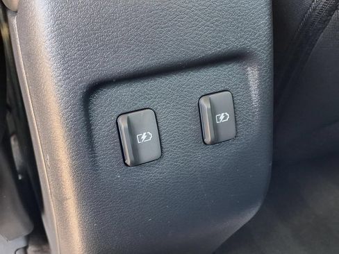 Used 2022 Nissan Kicks SV FWD image 27