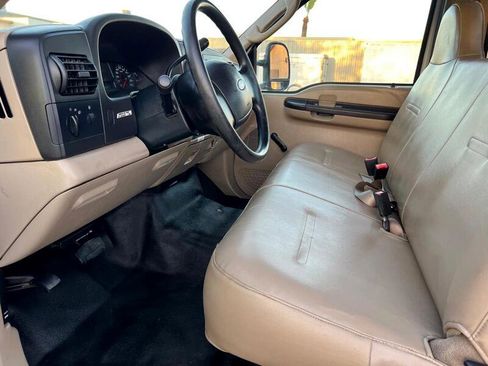 Used 2006 Ford F350 2WD Regular Cab Super Duty image 16