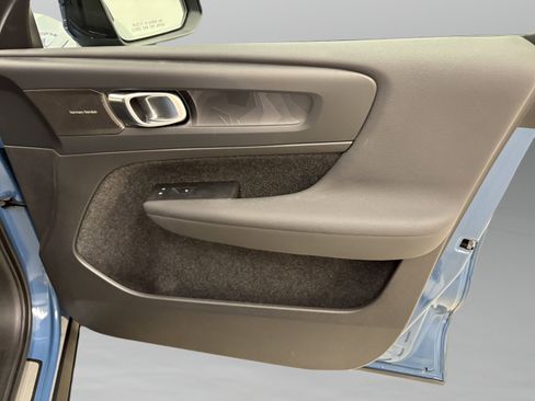 Used 2023 Volvo C40 P8 Recharge Ultimate image 28