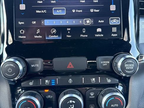 Used 2024 RAM 1500 Laramie RWD image 13