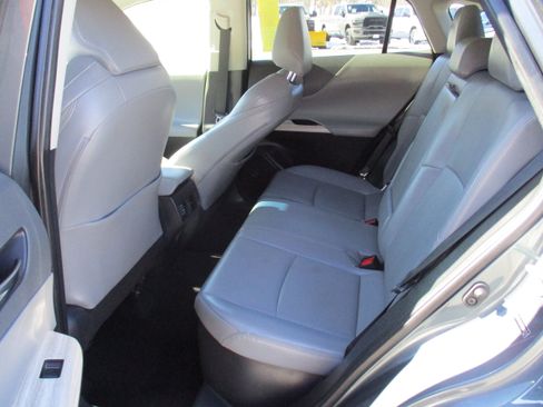 Used 2021 Toyota Venza XLE w/ Softex Package image 12