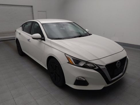 Used 2020 Nissan Altima 2.5 S FWD image 13