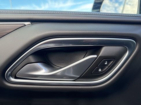 Used 2023 Chevrolet Suburban LS image 11