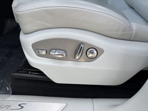 Used 2023 Porsche Macan S AWD/4WD image 22