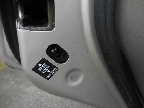 Used 2000 Subaru Forester L image 12