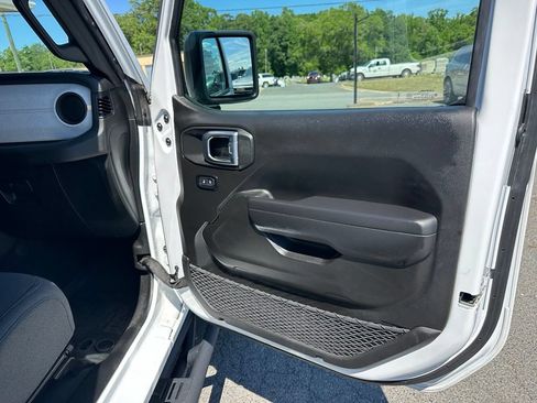 Used 2024 Jeep Wrangler Unlimited Sport AWD/4WD image 17