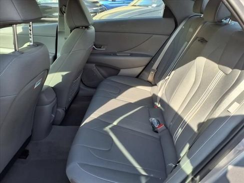 Used 2025 Hyundai Elantra SEL FWD image 6