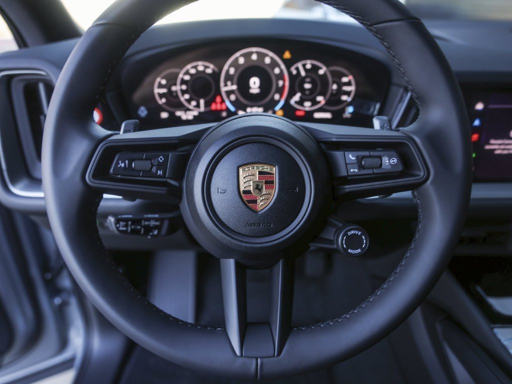 Certified 2026 Porsche Cayenne AWD/4WD image 19