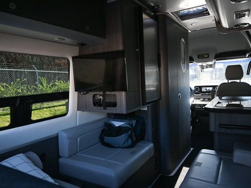 Used 2021 Mercedes-Benz Sprinter 2500 image 23