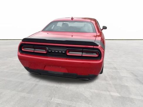 Used 2017 Dodge Challenger R/T Scat Pack RWD image 9