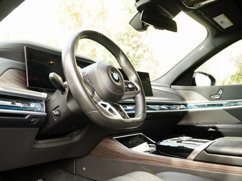 Used 2023 BMW 760i xDrive 760i xDrive image 13