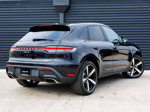 Certified 2026 Porsche Macan AWD/4WD image 7