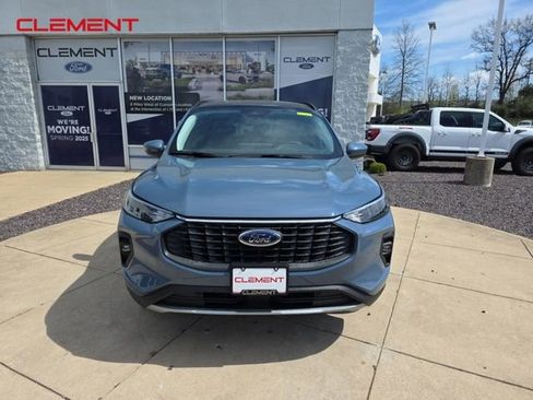 New 2025 Ford Escape SE image 2