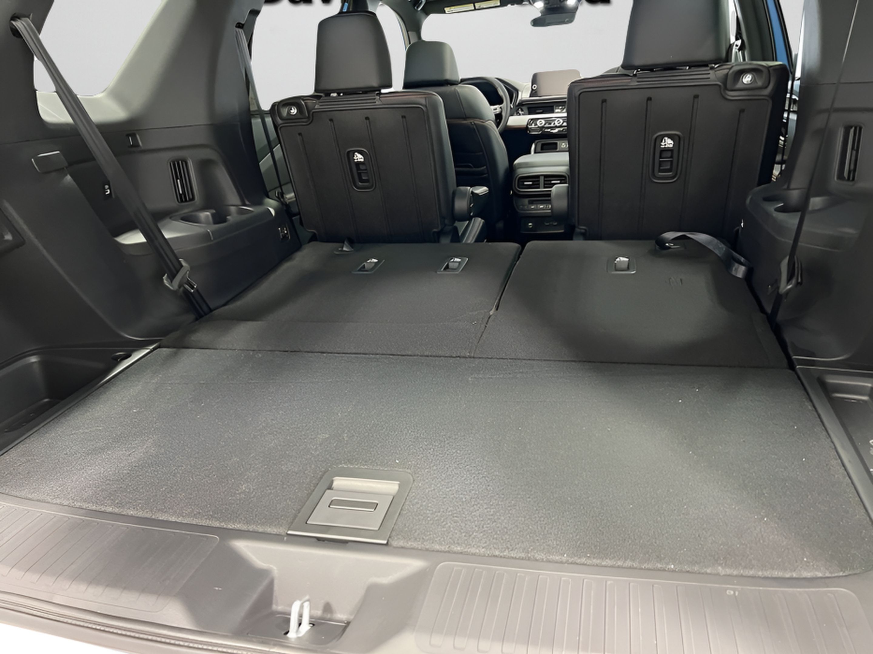 Used 2025 Honda Pilot TrailSport image 34